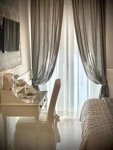 Charme & Chic Luxury - 51