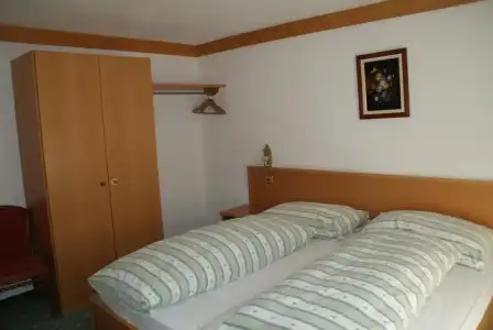 Residence & Apartments - 4