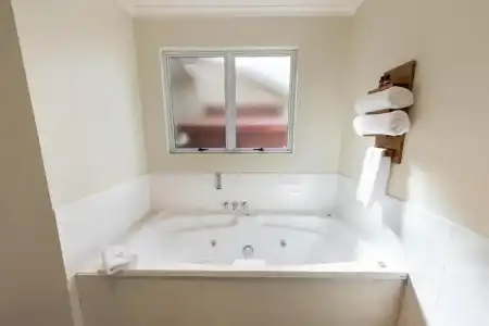 Tower Lodge Motel - 6