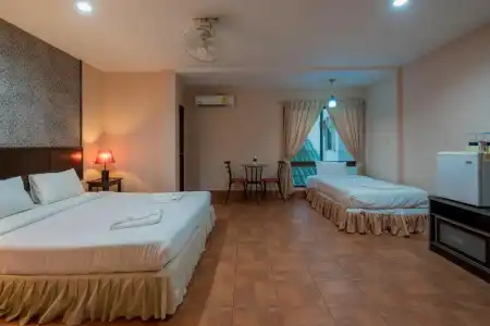 Amarin Patong - 18