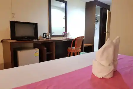 PoonSook Resident - 81