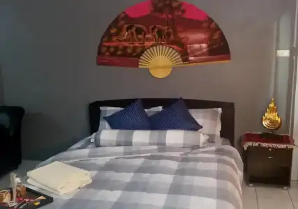 Nemo's Guesthouse and Massage - 4