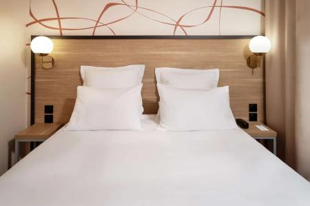 Sure by Best Western Caen Mémorial - 38