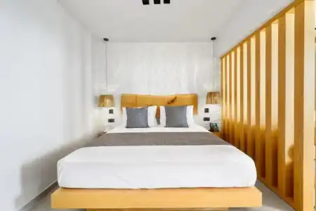 Emily's Luxury Suites - 6