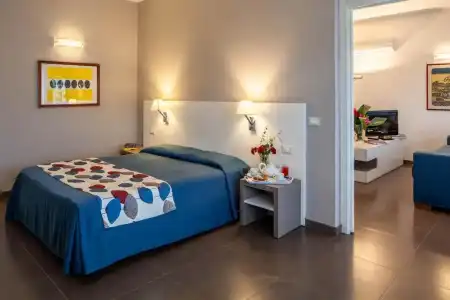 Marbela Apartments & Suites - 98