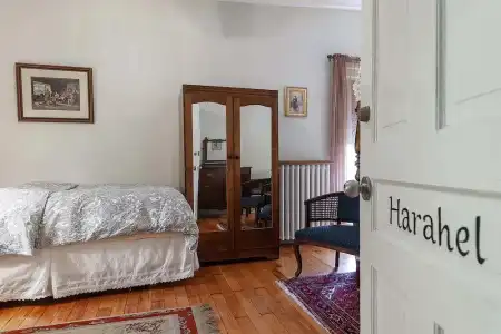 Stone Maiden Inn - 51