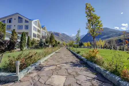 Mountain View Hot Spring Resort - 12