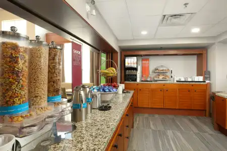 Hampton Inn & Suites Barrie - 31