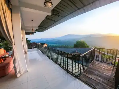Romance Hills - 47