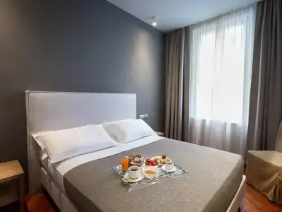 HNN Luxury Suites - 31