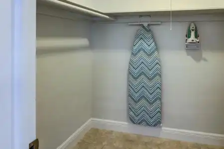 May-Dee Suites - 8