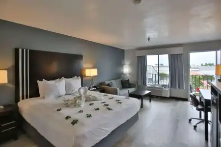 Best Western Surf City - 35