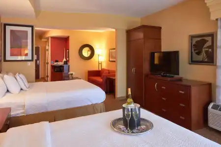 Courtyard by Marriott Evansville East - 5