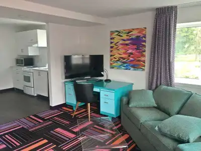 Zed Kelowna - 24