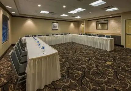 Hampton Inn & Suites Reno - 14