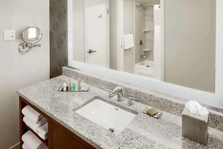 DoubleTree by Hilton South Bend - 49