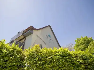 Maien & Restaurant - 0