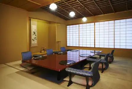 Yamatoya Honten - 10