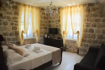 PIETRA ROSSA Luxury Rooms - 5