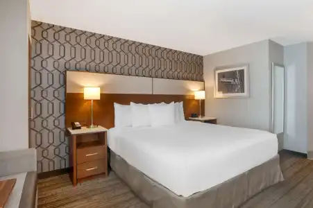 Best Western Plus Commerce - 43