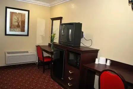 Budget Inn Anaheim - 1