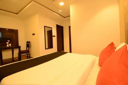 Grand Lotus Inn - 2