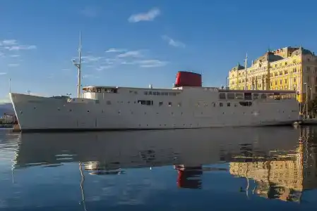 Botel Marina - Hostel - 21