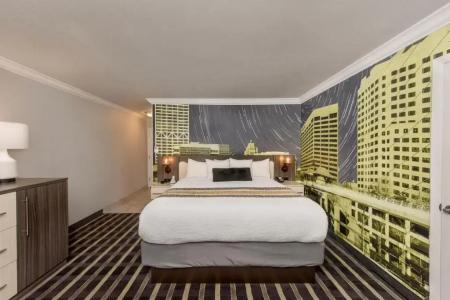 Best Western Plus Milwaukee West - 56