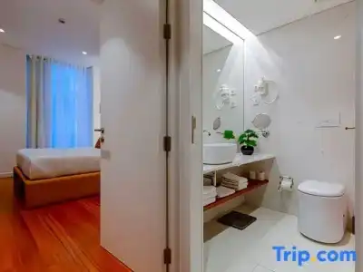 The 7, Suites, Studios & Apartments - 70