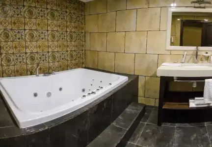 Tsunami Spa - 227
