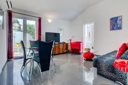 Sun Rose Apartments - 165