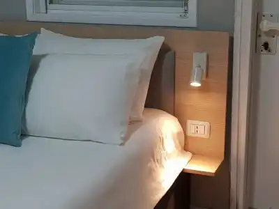 Airport Guest House - 23