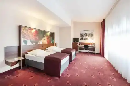 Premier Inn Köln City Mediapark - 76