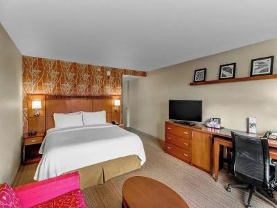 Courtyard by Marriott Easton-Columbus - 37
