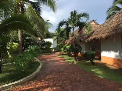 Lawana Escape Beach Resort - 12