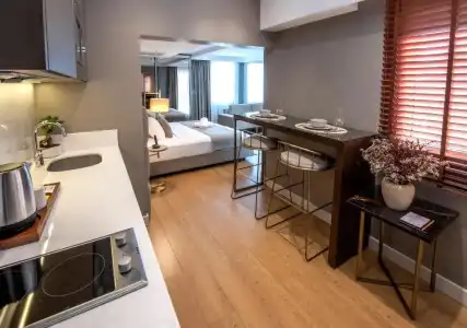 Valente Suites & - 4