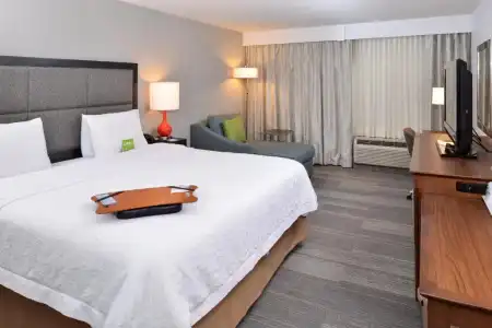 Hampton Inn & Suites By Hilton Calgary- University Northwest - 42