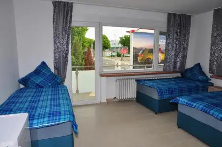 Weisenau Plaza - 88
