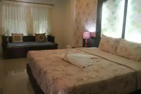 Huen Chan Thip - 53
