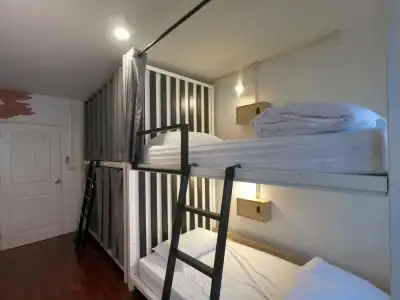 Zleepinezz Hostel - 5