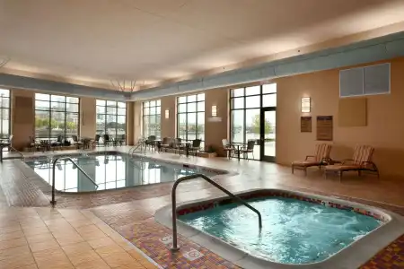 Embassy Suites by Hilton E Peoria Riverfront Conf Center - 16