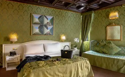 Residenza Canova Tadolini Luxury Rooms & Suites - 17