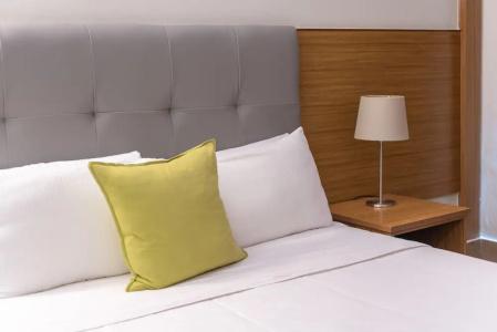 Weston Suites & - 102