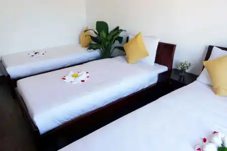 Hue Royal - 23
