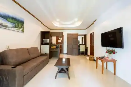 The Green Beach Resort - 92