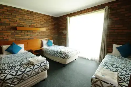 Golden Palms Motel - 20