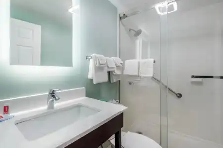Quality Inn & Suites Lincoln I-93 - 37