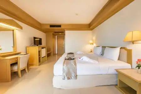 City Beach Resort - 4