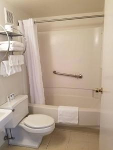 The Constitution Inn - 31