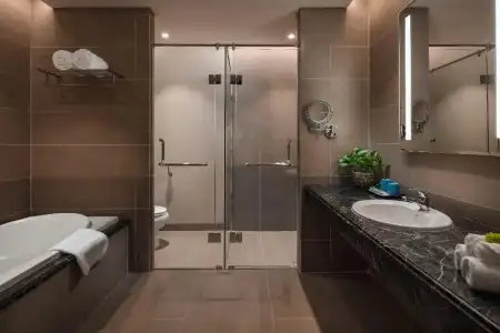 Altara Suites Da Nang by AHG - 13